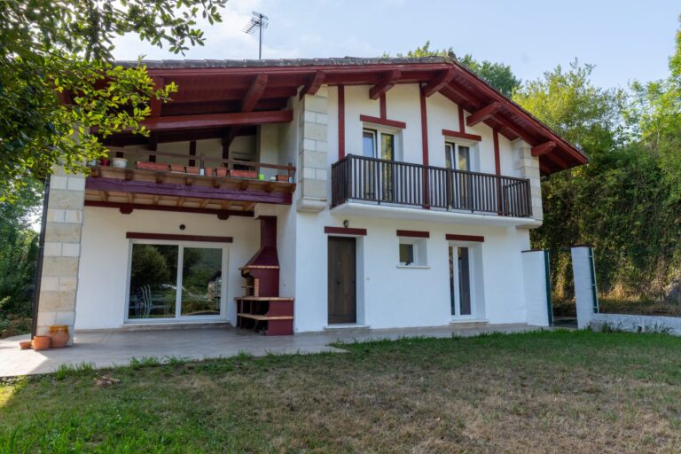 Maison Mitoyenne T5 155m2
